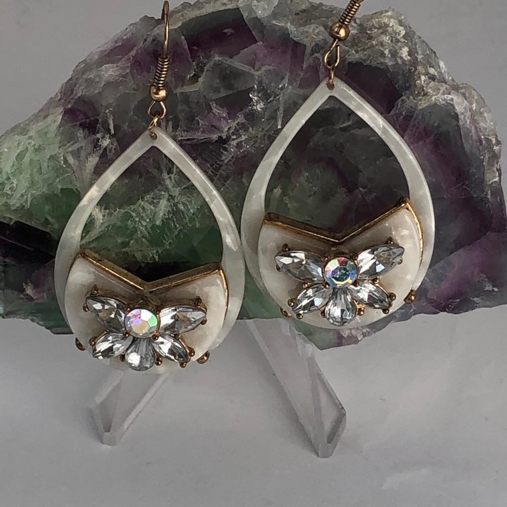 Pearlescent Statement Dangle Drop Earrings - image 6